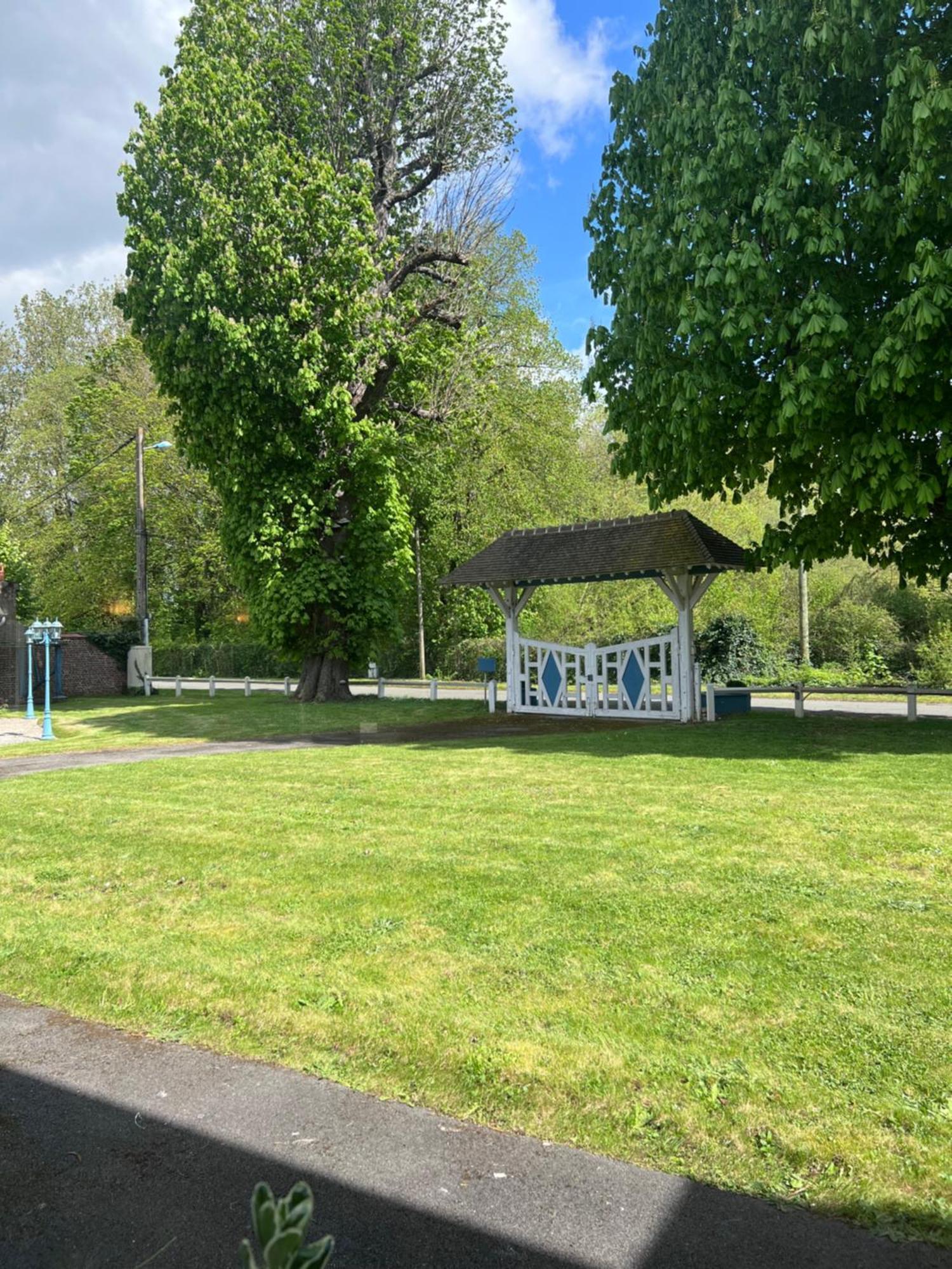 Studio Aux Abords Des Etangs Milly-sur-Therain Exterior foto